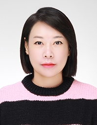 김윤지